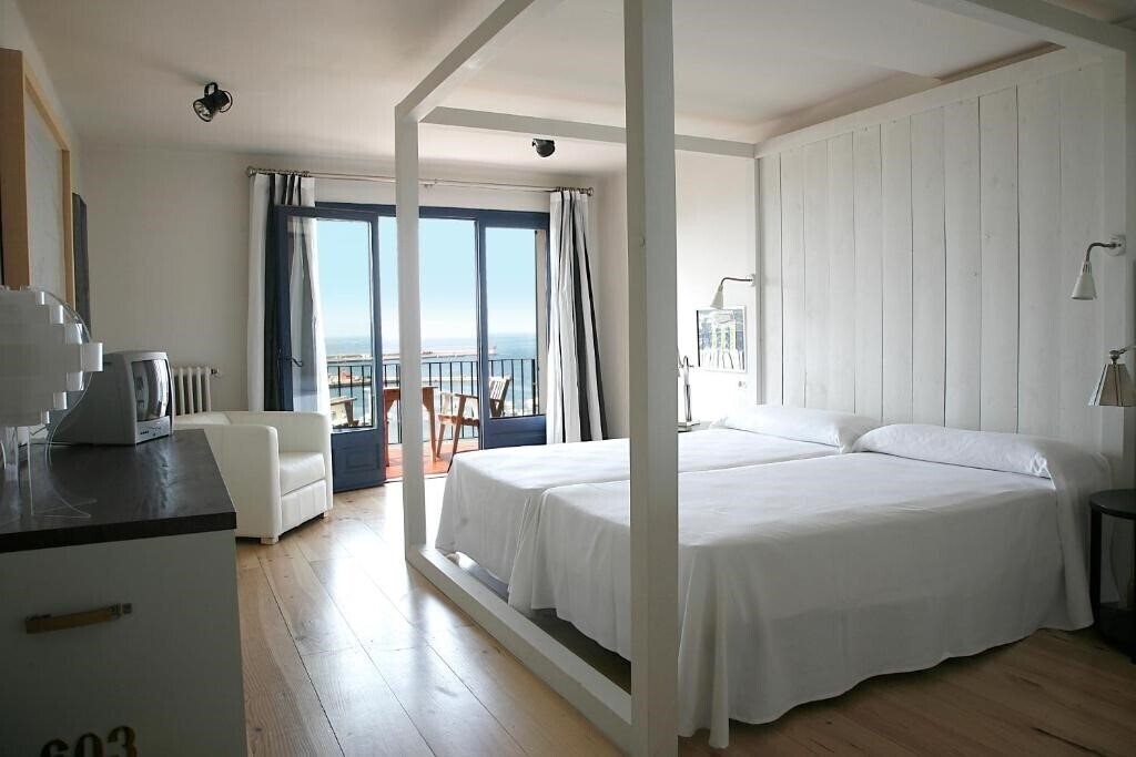 Фото Trias 4*