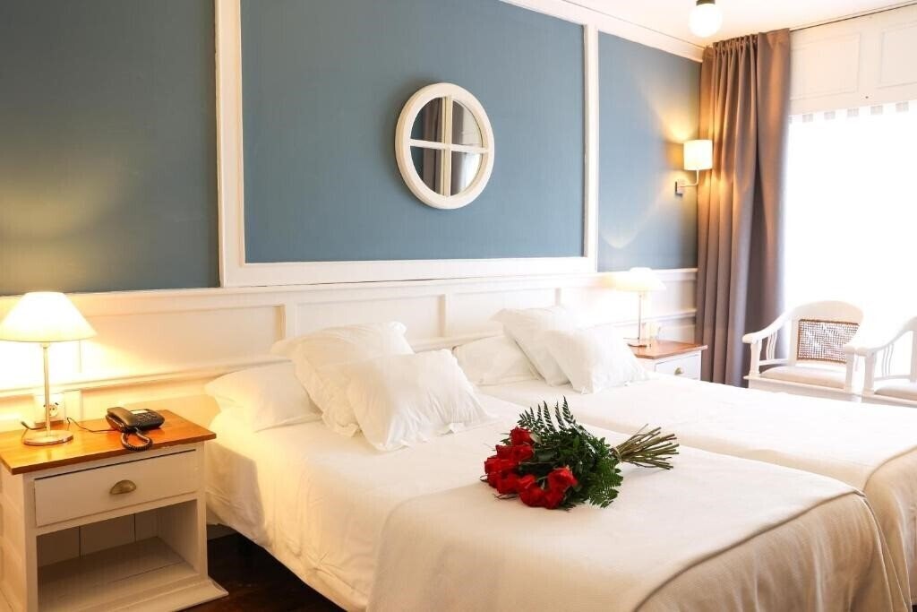 Готель Hotel Restaurant Vostra Llar 3*