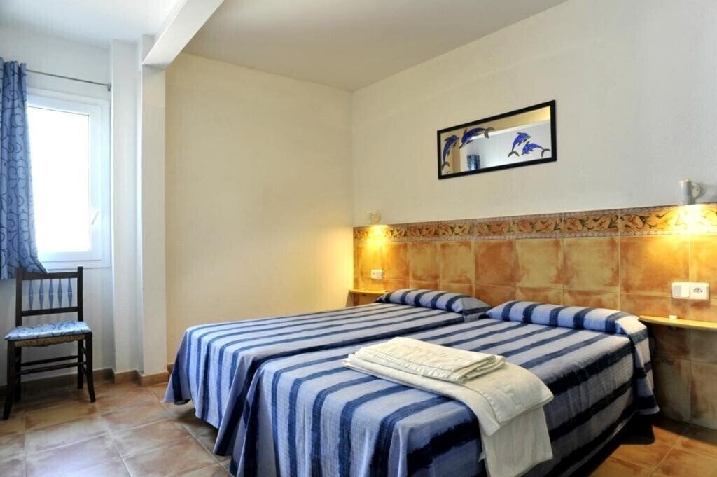 Фото Apartaments El Berganti 3*