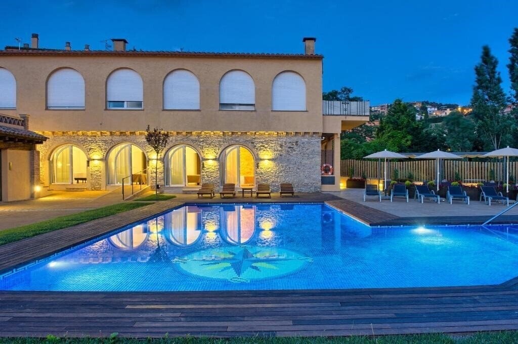 Готель Hostalet De Begur 2*