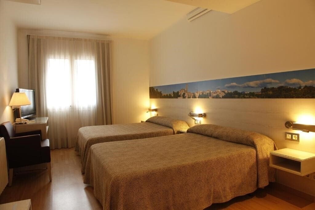 Готель Canet 2*