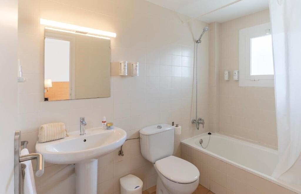 Фотографія Bay 2*