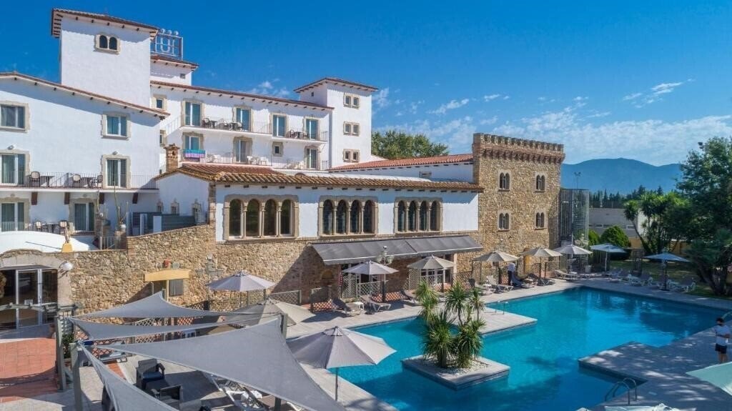 Отель Castell Blanc 3*