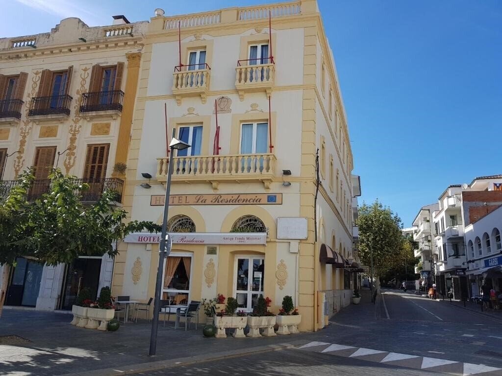 Готель La Residencia 2*