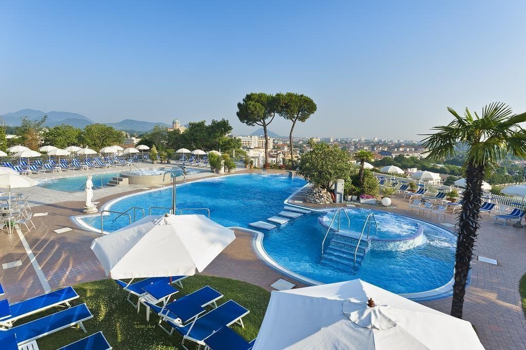 Отель Augustus & Lido Hotel 1*