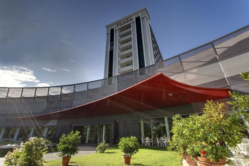 Изображение Panoramic Hotel Plaza 4*