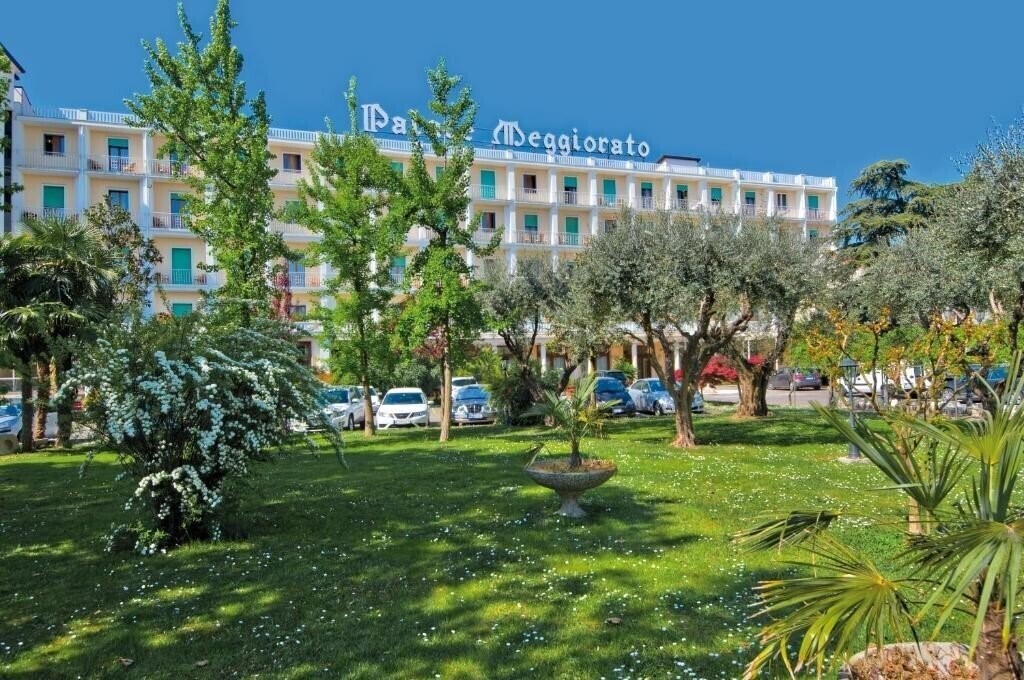 Отель Palace Meggiorato 4*