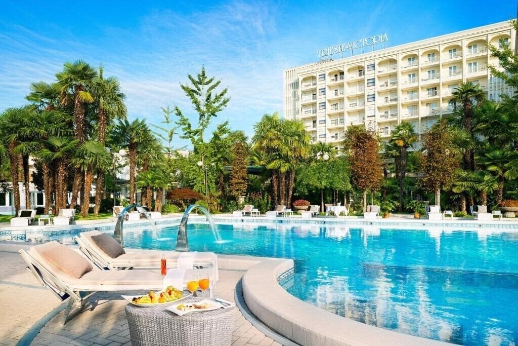 Отель Grand Hotel Terme Trieste & Victoria 5*