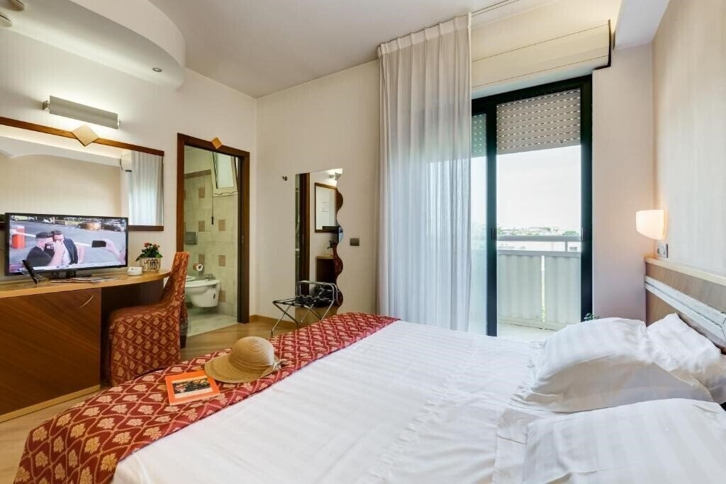 Фото Hotel Europa Beach Village 4*