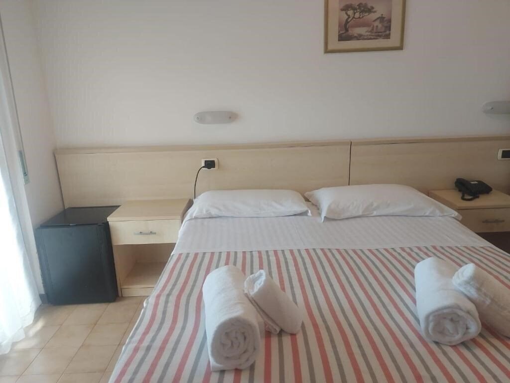 Изображение Hotel Holiday 2*