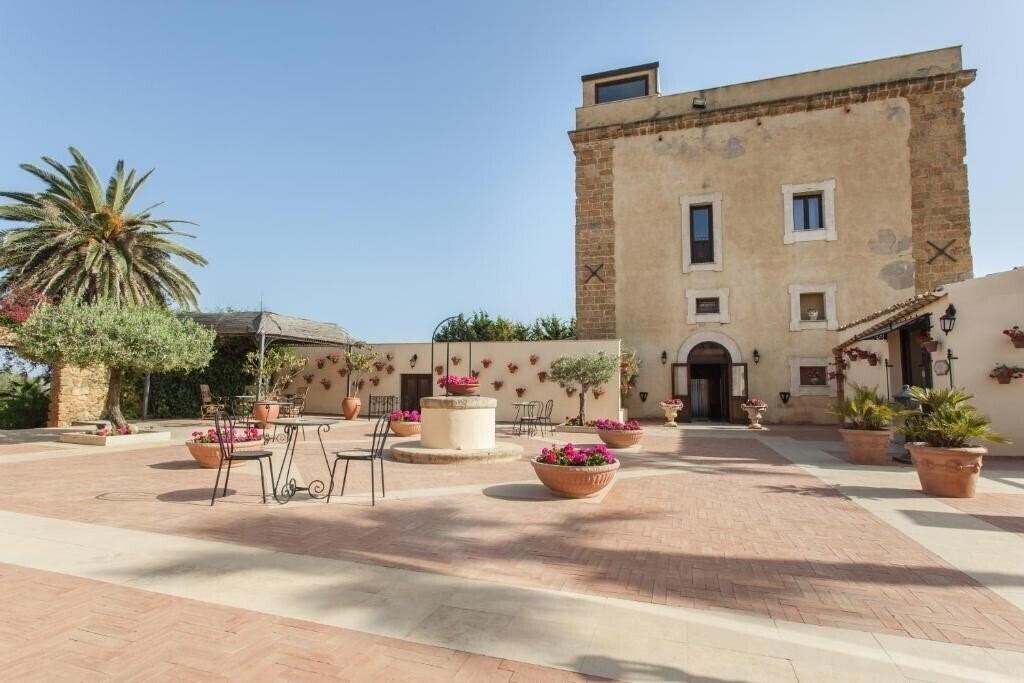 Изображение Hotel Foresteria Baglio Della Luna 2*