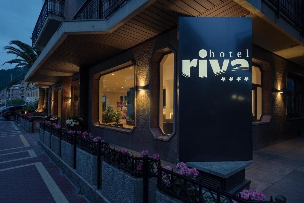 Отель Hotel Riva 4*
