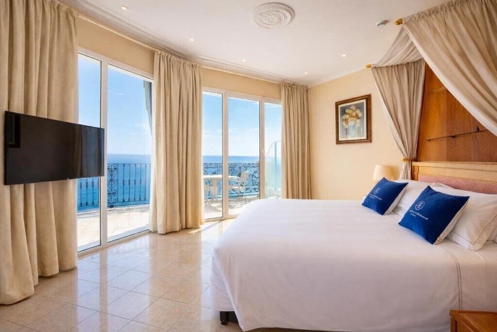 Отель Grand Hotel Mediterranee 4*