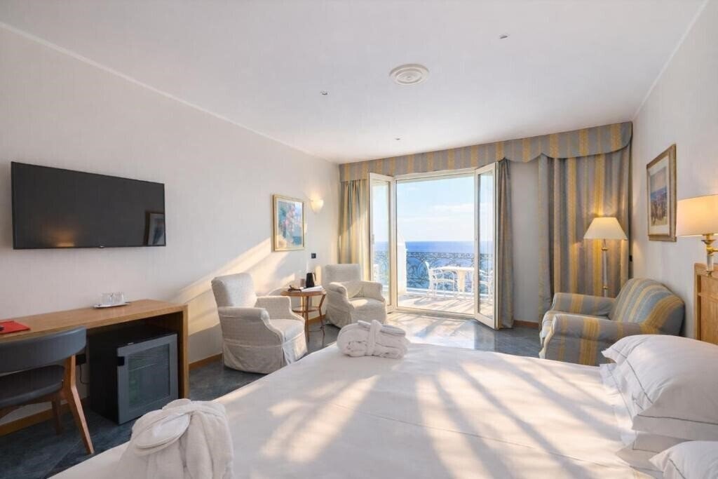Фото Grand Hotel Mediterranee 4*
