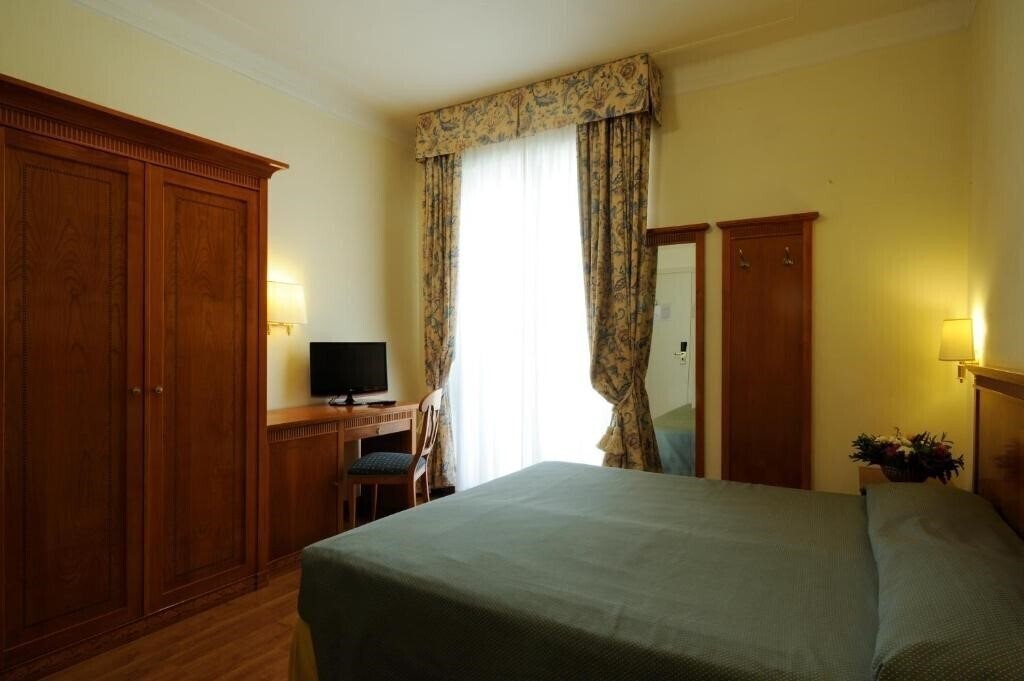 Готель Majestic 3*