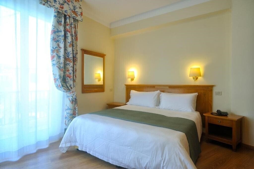 Картинка Majestic 3*