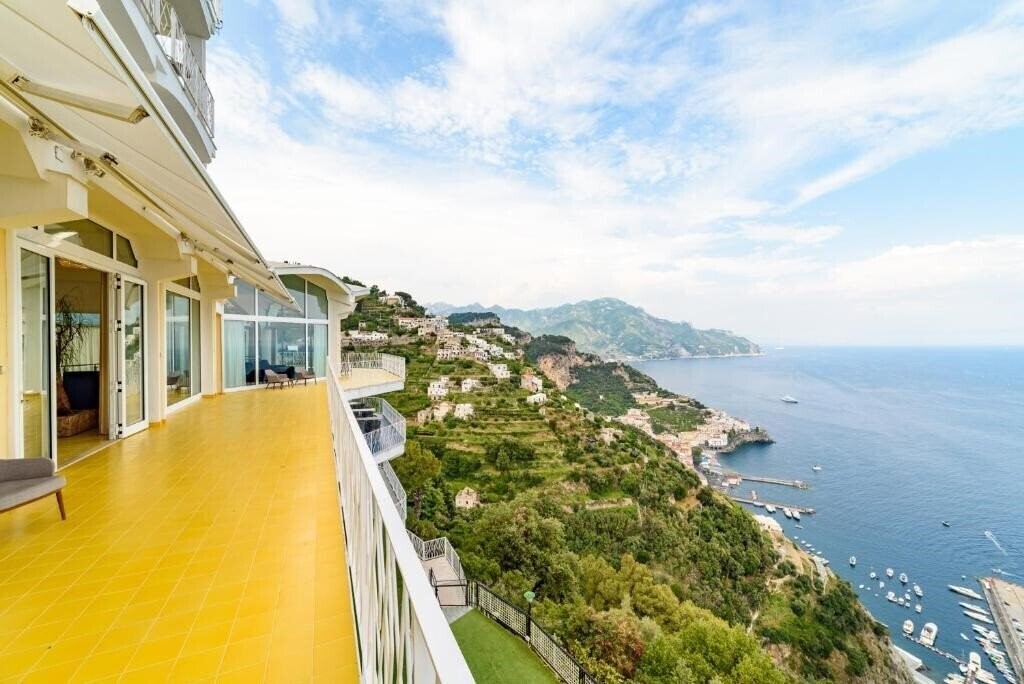 Готель Grand Hotel Excelsior Amalfi 4*
