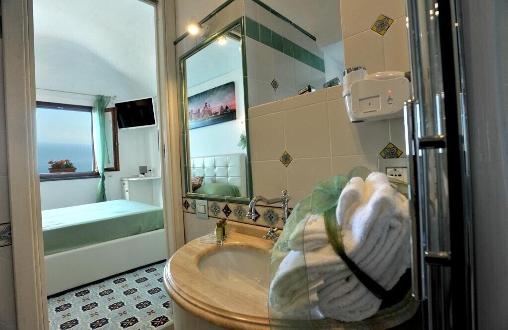 Готель World Center Resort 3*