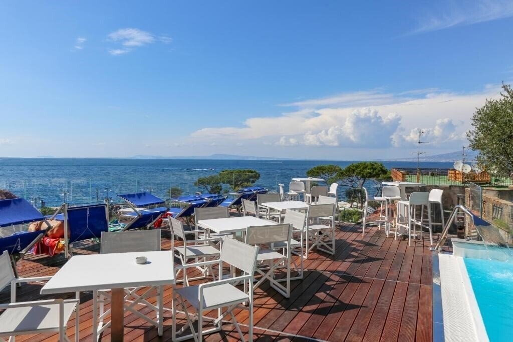 Картинка Il Faro Hotel Sorrento 3*