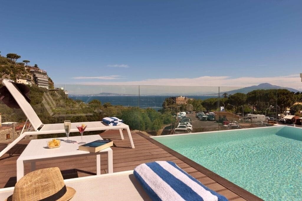 Готель Rivage Sorrento 3*