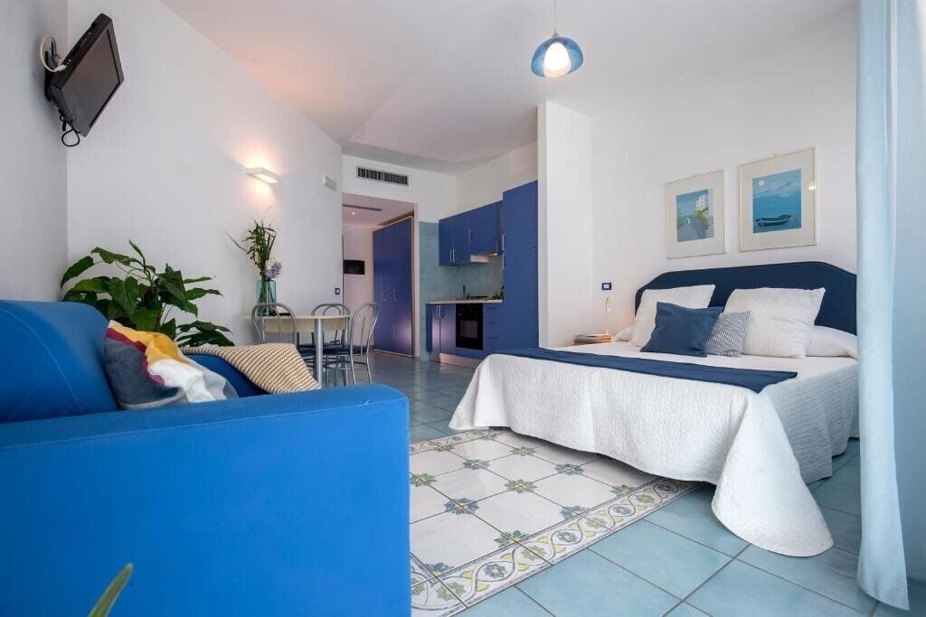 Фото Angelina Residence 4*