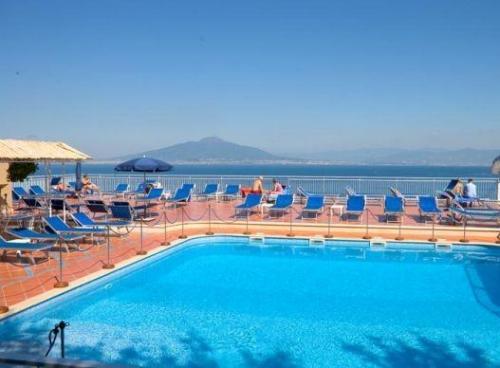 Отель Minerva Sorrento 4*