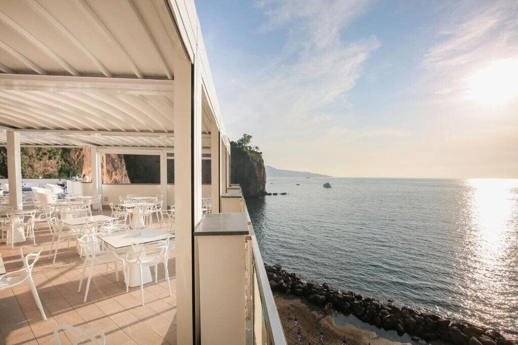 Готель Giosue'A Mare Meta di Sorrento 3*