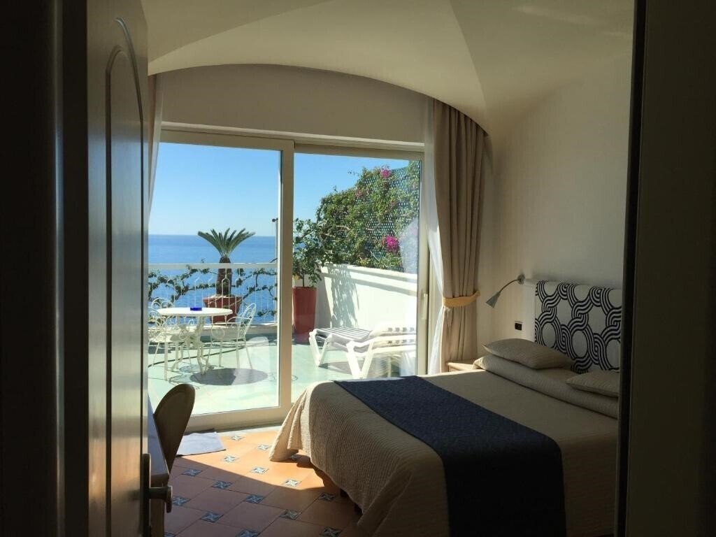 Готель Hotel Bellevue Suite 3*