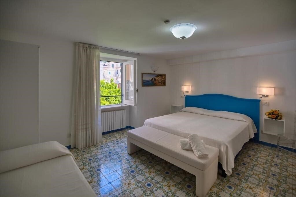 Фото Hotel Amalfi 3*