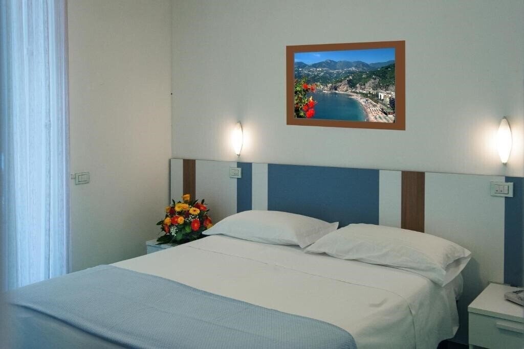 Картинка De Rosa (Maiori) 3*