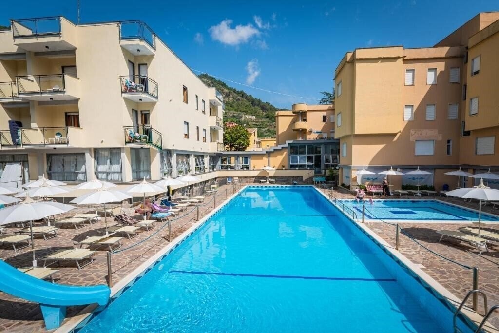 Фото Casa Vacanza San Pietro (Maiori) 3*