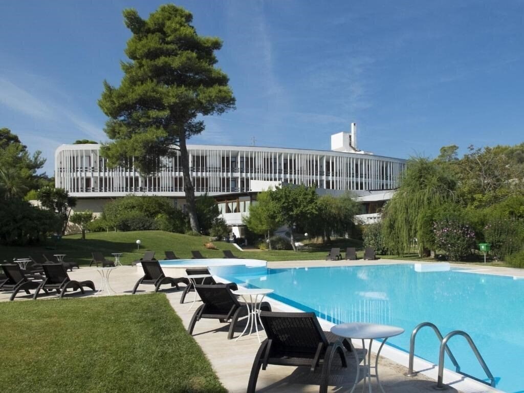 Готель Valtur Baia del Gusmay Beach Resort 4*