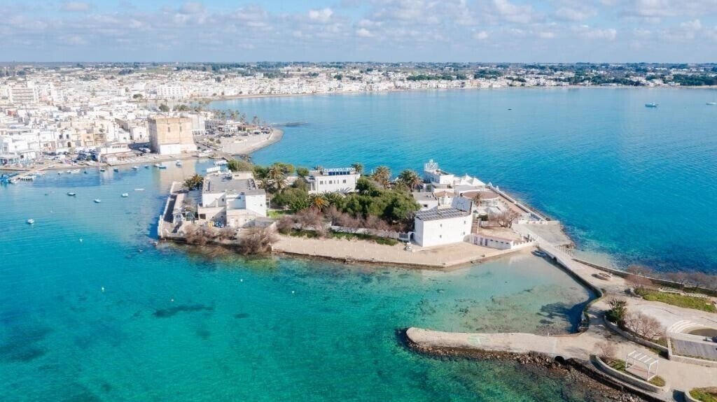 Готель Isola Lo Scoglio (Porto Cesareo) 3*