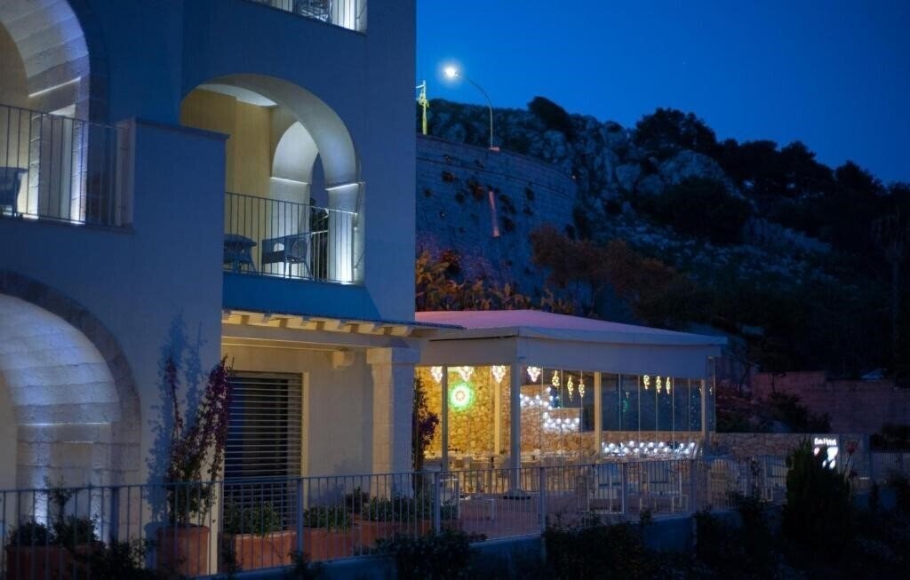 Готель Est Hotel 4*