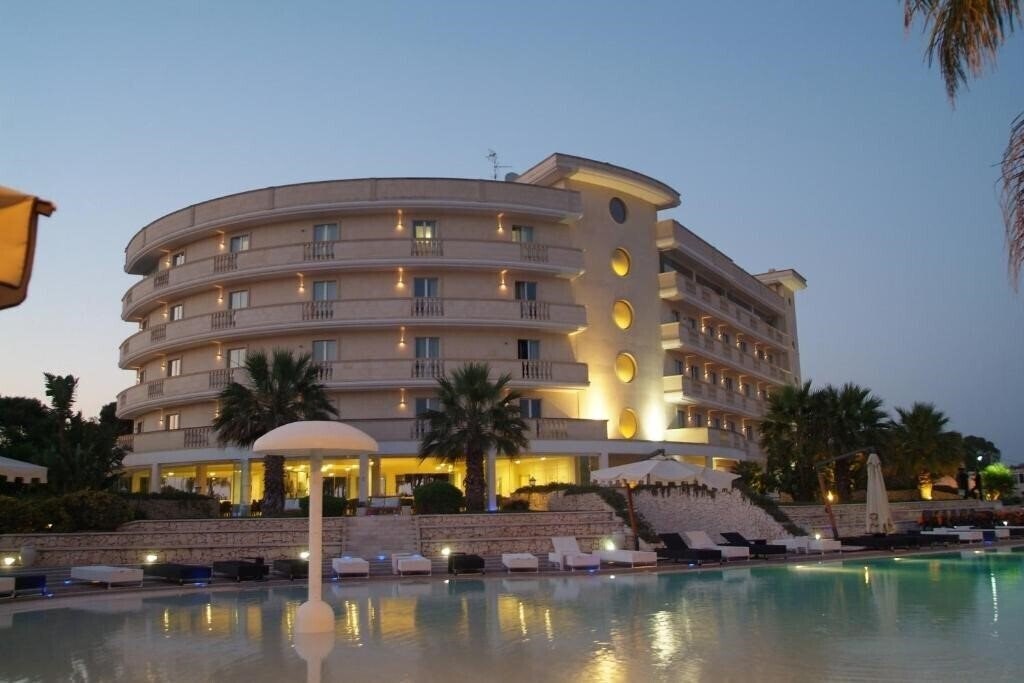 Фотографія Grand Hotel Dei Cavalieri 4*