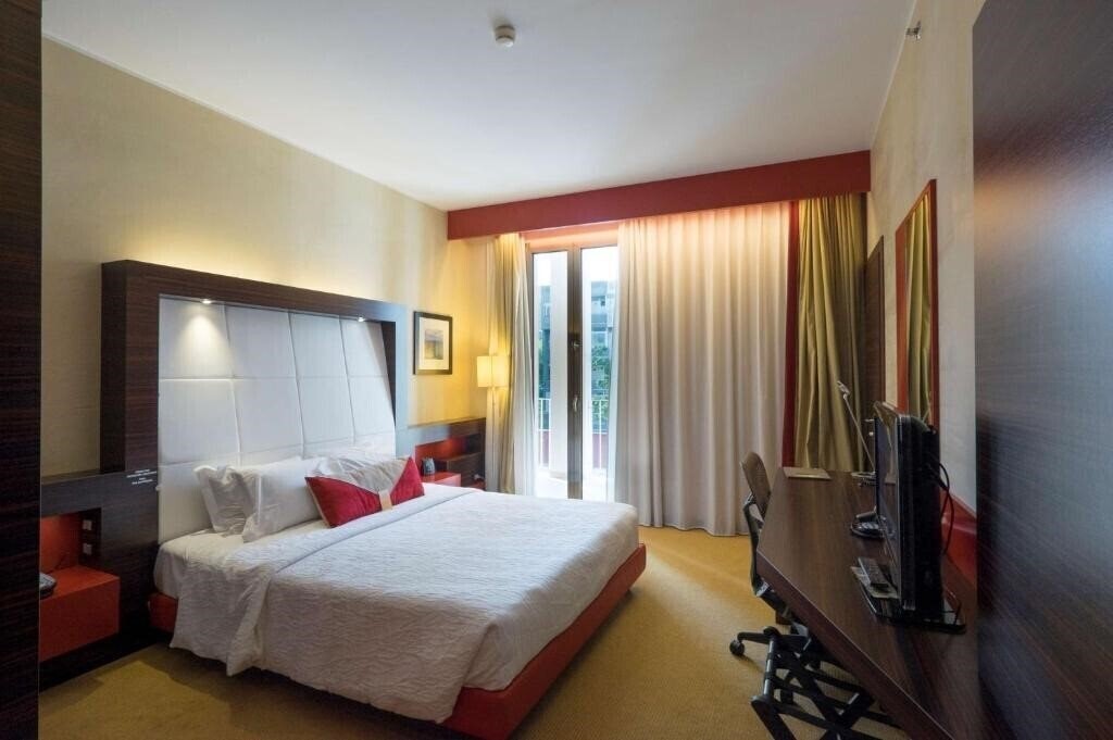 Фото Hilton Garden Inn Lecce 4*