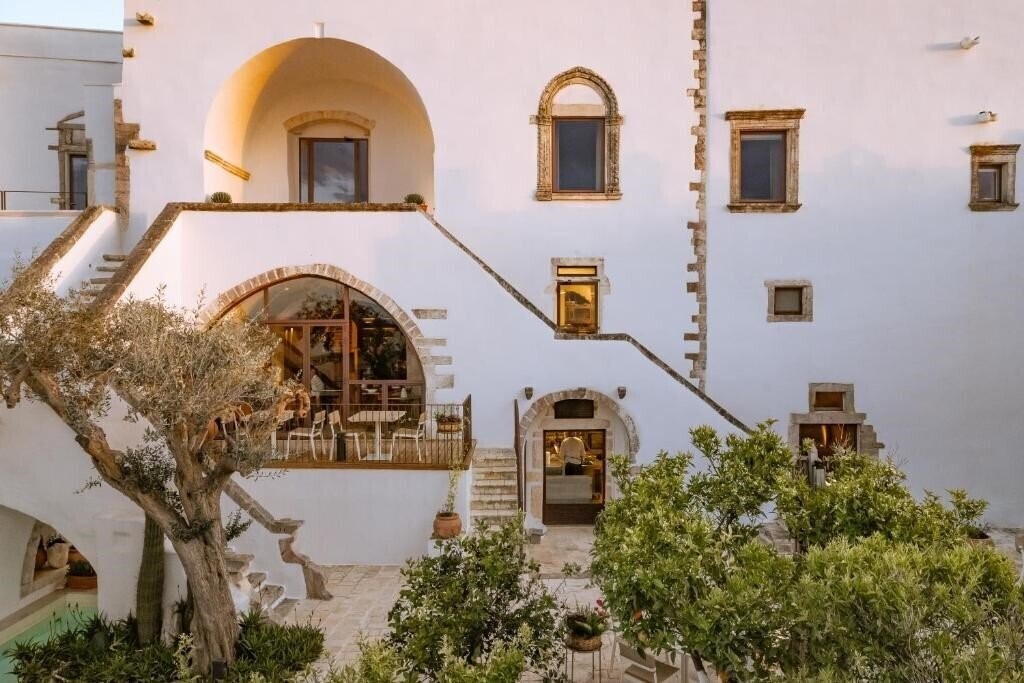 Отель La Sommita Relais (Ostuni) 5*