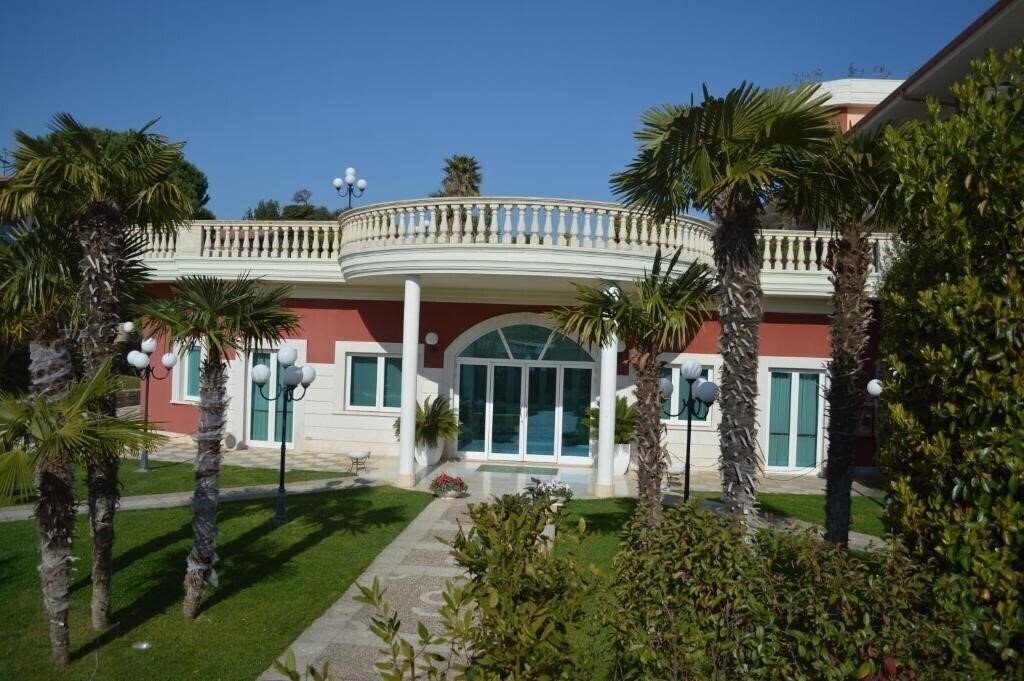 Отель Parco Serrone (Corato) 4*