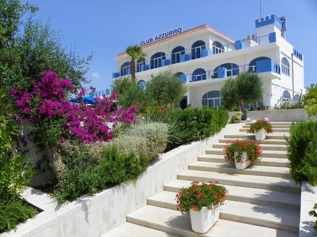 Отель Club Azzurro Hotel & Resort (Porto Cesareo) 4*
