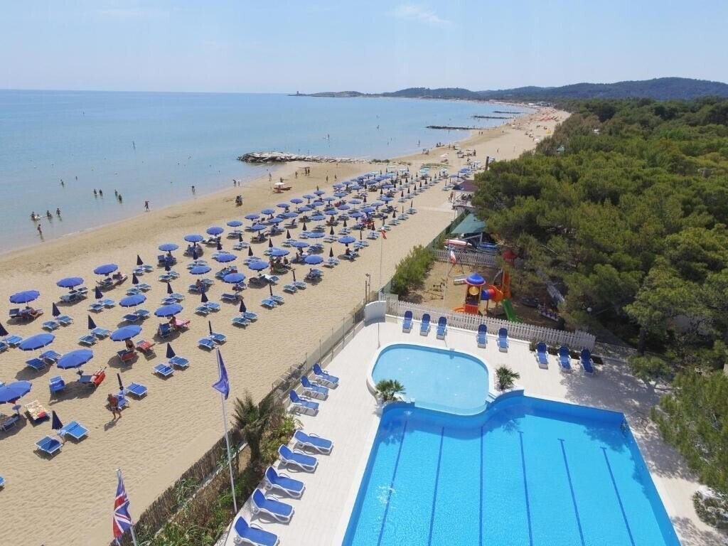 Отель Hotel Gabbiano Beach (Vieste) 4*