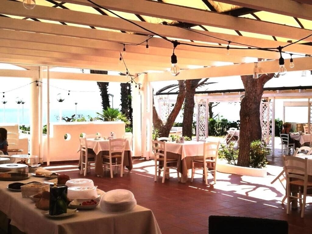 Фотографія Hotel La Corvetta (Monopoli) 3*