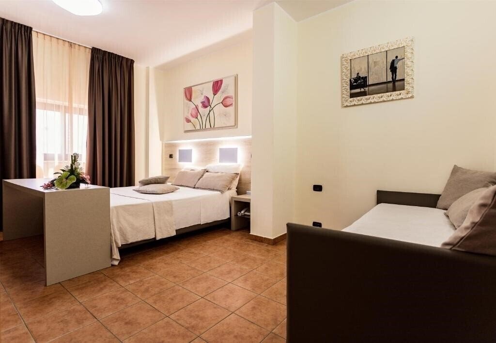 Фото Hotel Fly 4*
