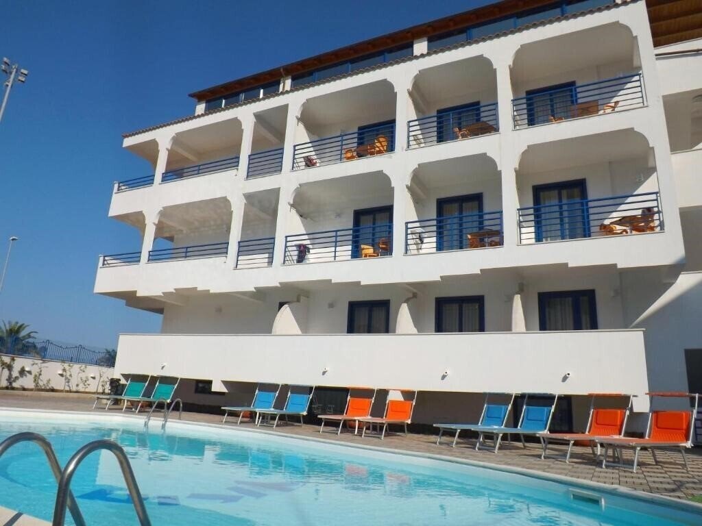 Отель Hotel Yria (Vieste) 4*