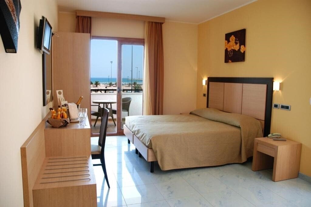 Фото Marc Hotel (Vieste) 4*
