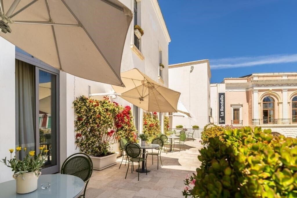 Фотографія Palazzo Indelli (Monopoli) 4*
