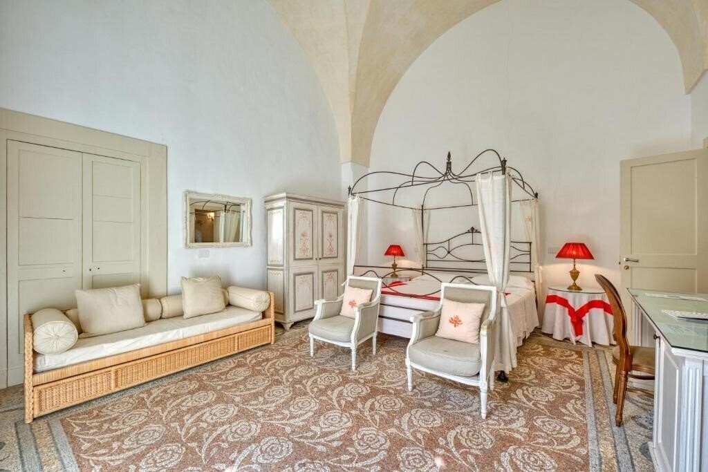 Отель Palazzo Mosco Inn (Gallipoli) 4*