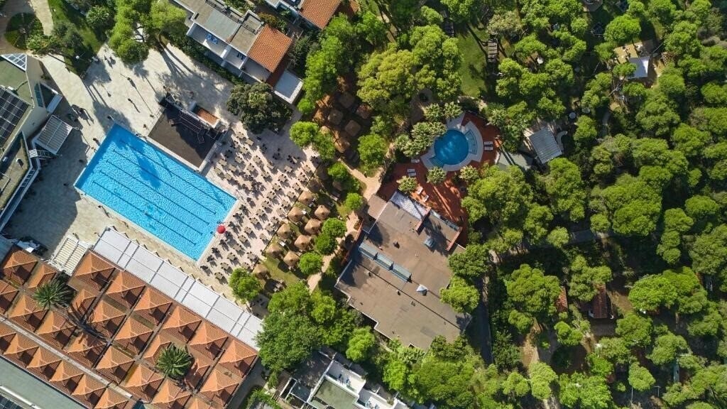 Готель Robinson Club Apulia 4*