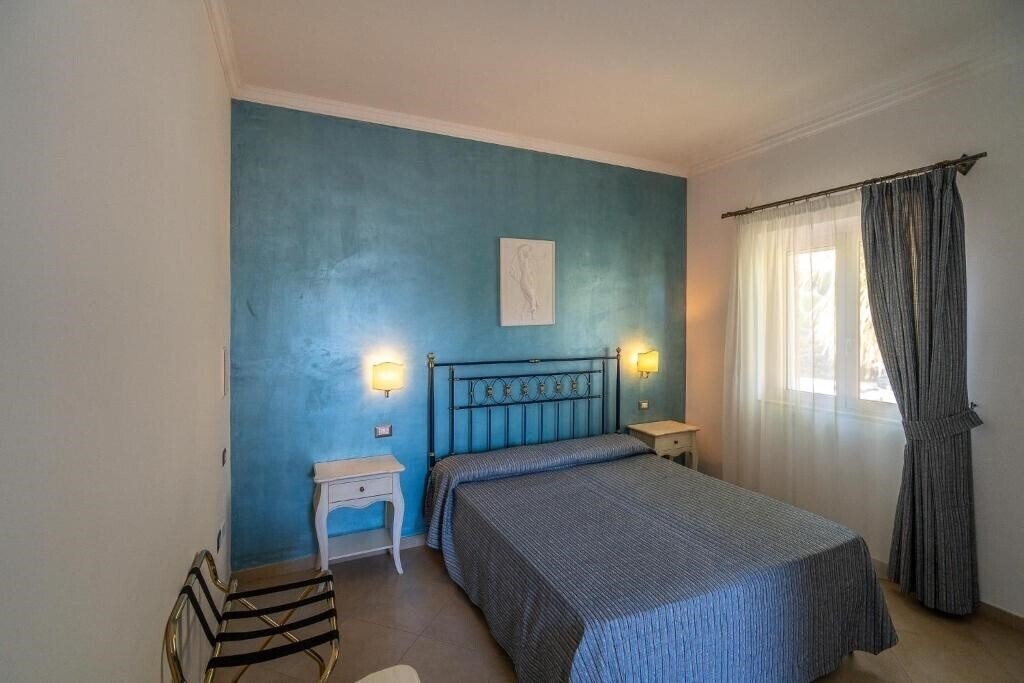 Фото Hotel Il Castellino Relais (Vieste) 3*