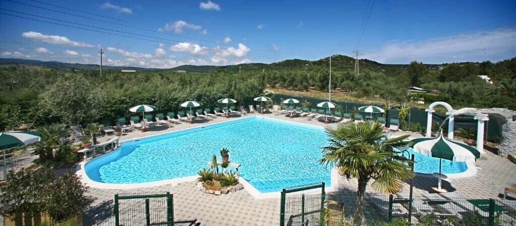 Отель Villaggio Club Degli Ulivi (Vieste) 4*