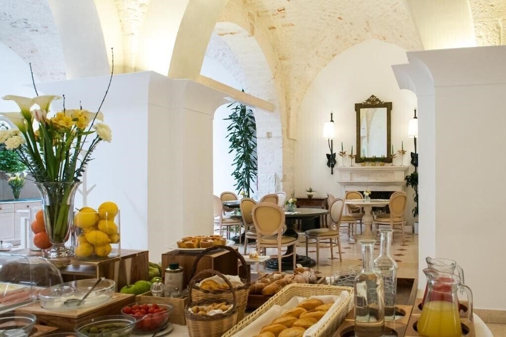 Картинка Ostuni Palace (Ostuni) 4*